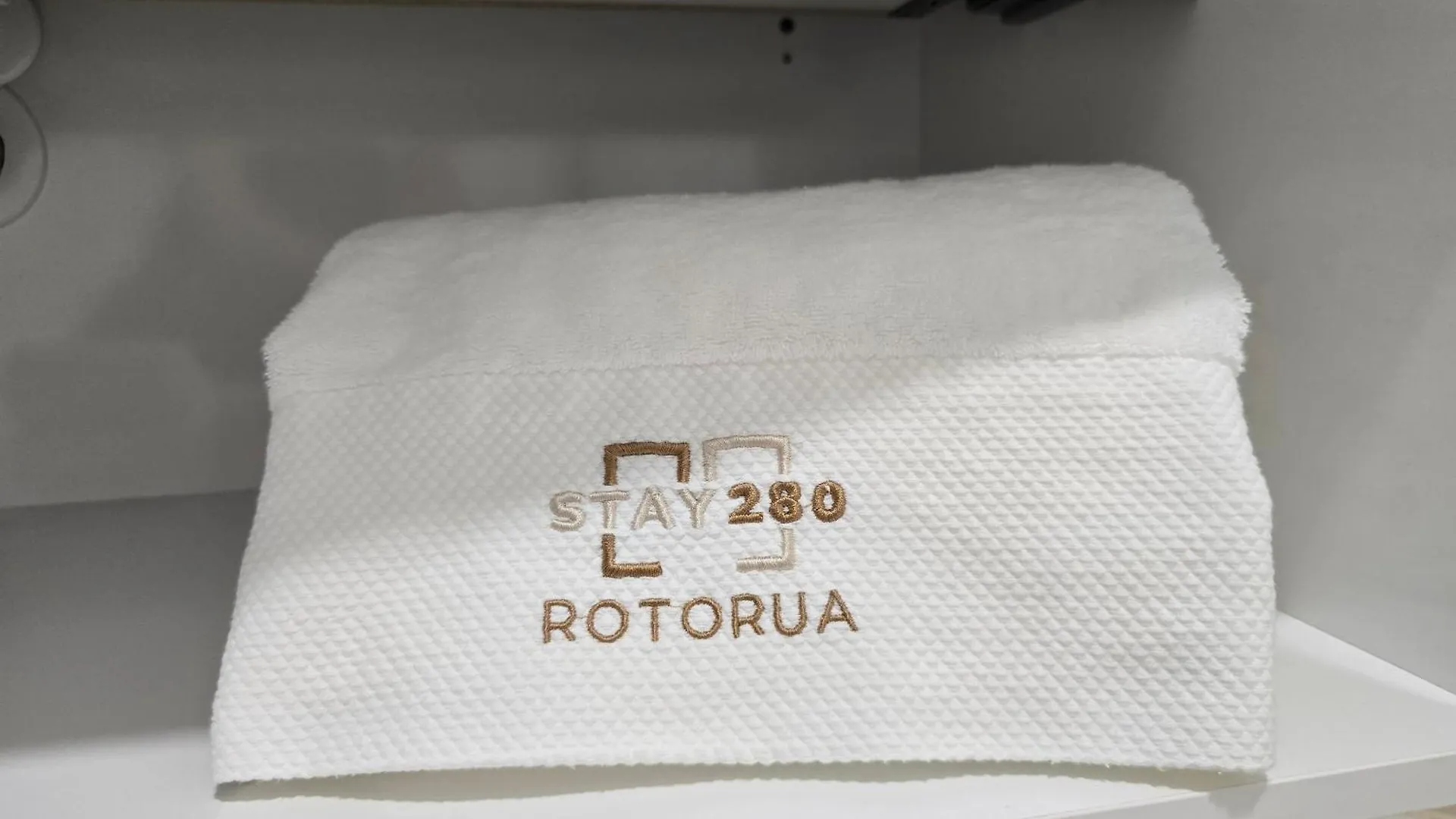 Stay 284 Rotorua - Refurbished Modern Accommodation