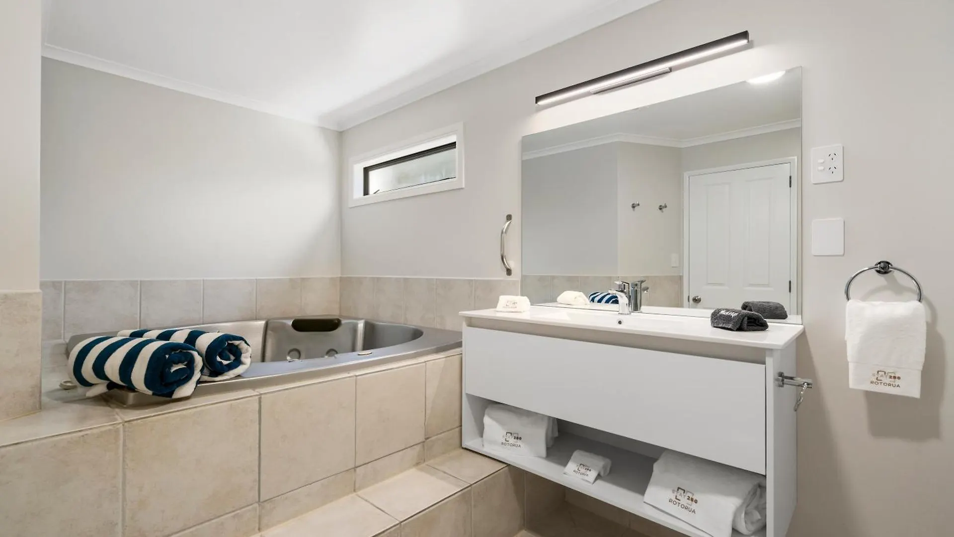Stay 284 Rotorua - Refurbished Modern Accommodation Motel