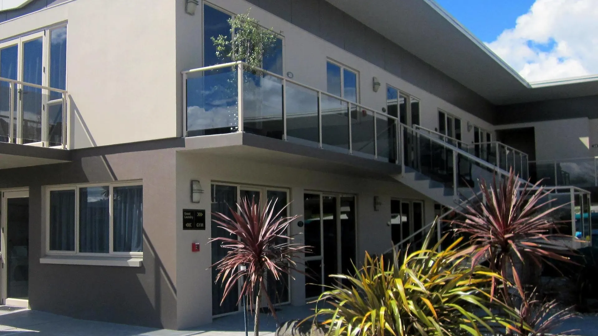 Stay 284 Rotorua - Refurbished Modern Accommodation