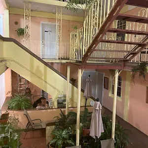 https://midtown-guest-house.comcaribbean.com